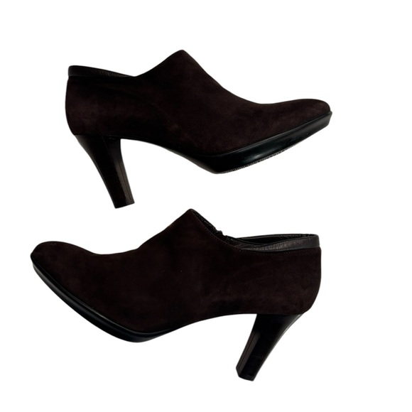 Aquatalia Like NEW Brown Suede 3” Heels, 9.5 - Picture 5 of 10